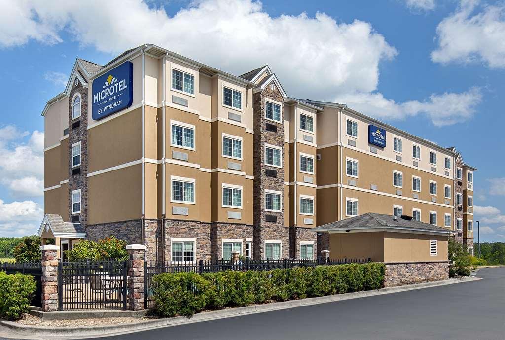 Microtel Inn And Suites By Wyndham Opelika Exterior foto